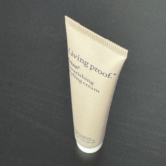 Living Proof No Frizz Nourishing Styling cream - Picture 11 of 11